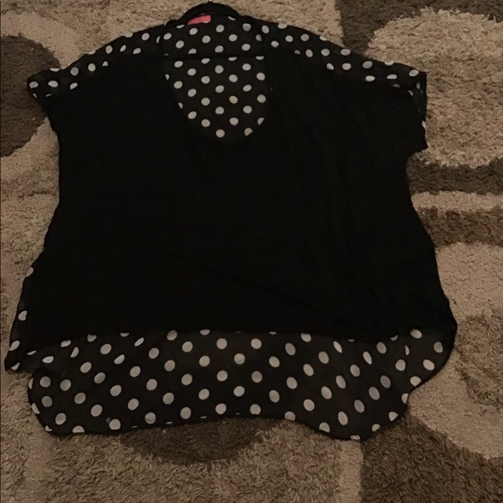 Hi-Lo Blk Polka Dot Shirt